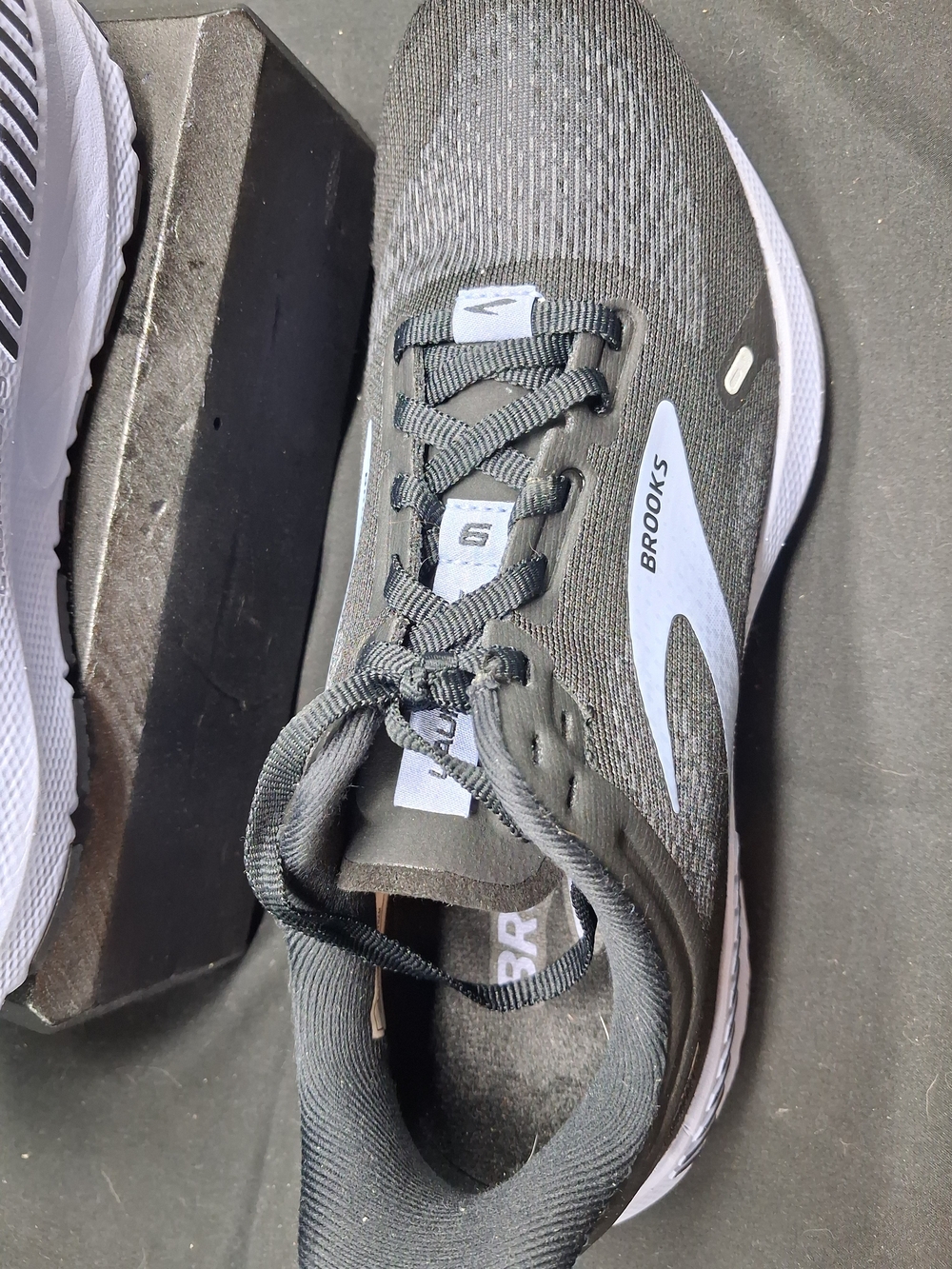 Brooks Launch GTS 9 Black And Purple Women’s Athletic Running Shoes. Size 7 - Picture 6 of 12